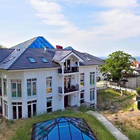 Apartment Mit Pool In *