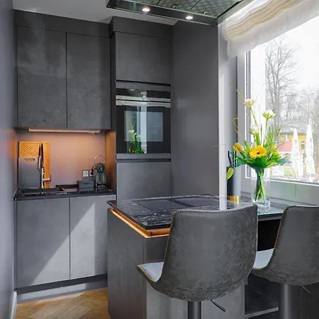 Apartment Mit Pool In